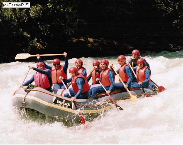 Rafting im Wildwasser (c) Bruno Pezay Rafting/RJS